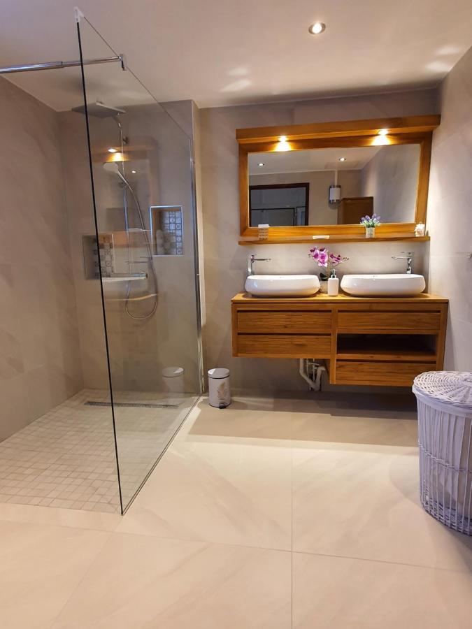 סן-פייר La Villa Rosaya - Piscine & Jacuzzi מראה חיצוני תמונה
